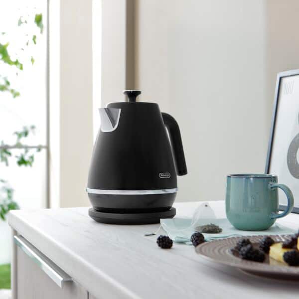 DeLonghi Distinta X Electric Kettle - Black | KBIN3001.BK from DeLonghi - DID Electrical