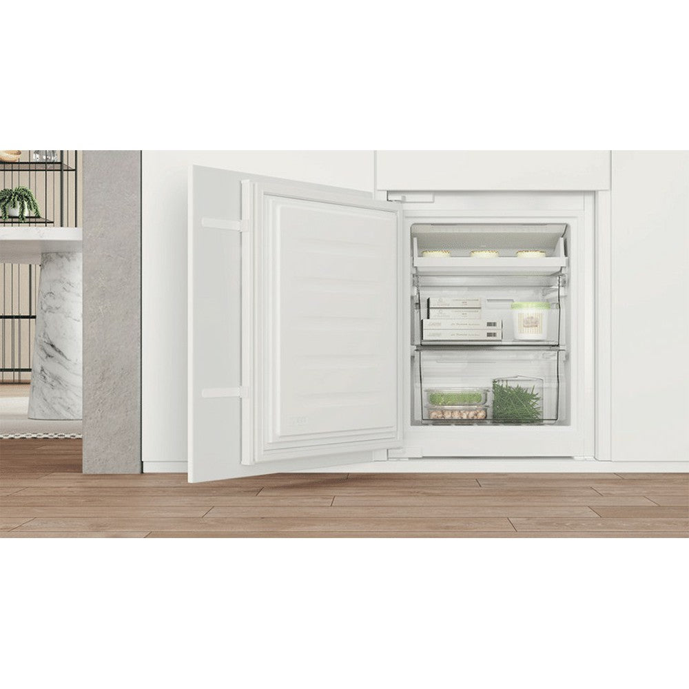 Whirlpool 280L 70/30 Built-In Fridge Freezer - White | WHC20 T322 UK from Whirlpool - DID Electrical