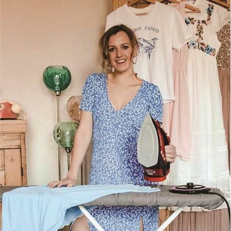 Morphy Richards 2400W Easycharge Cordless Steam Iron - Red & Black | 303250 (7151294513340)