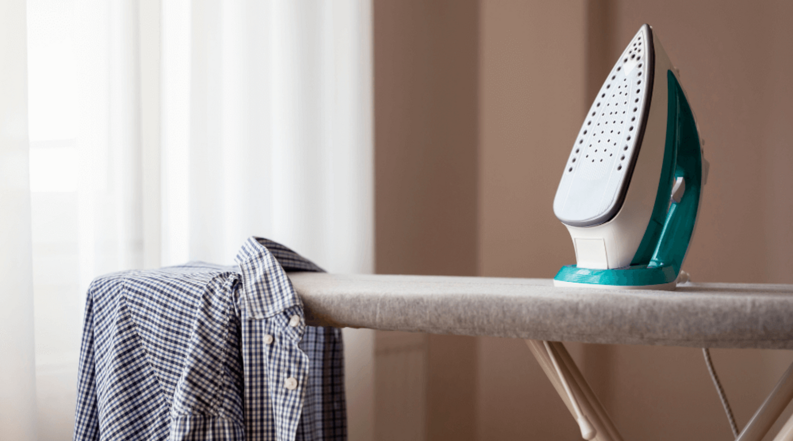 The Ultimate Iron and Steam Iron Buying Guide ()