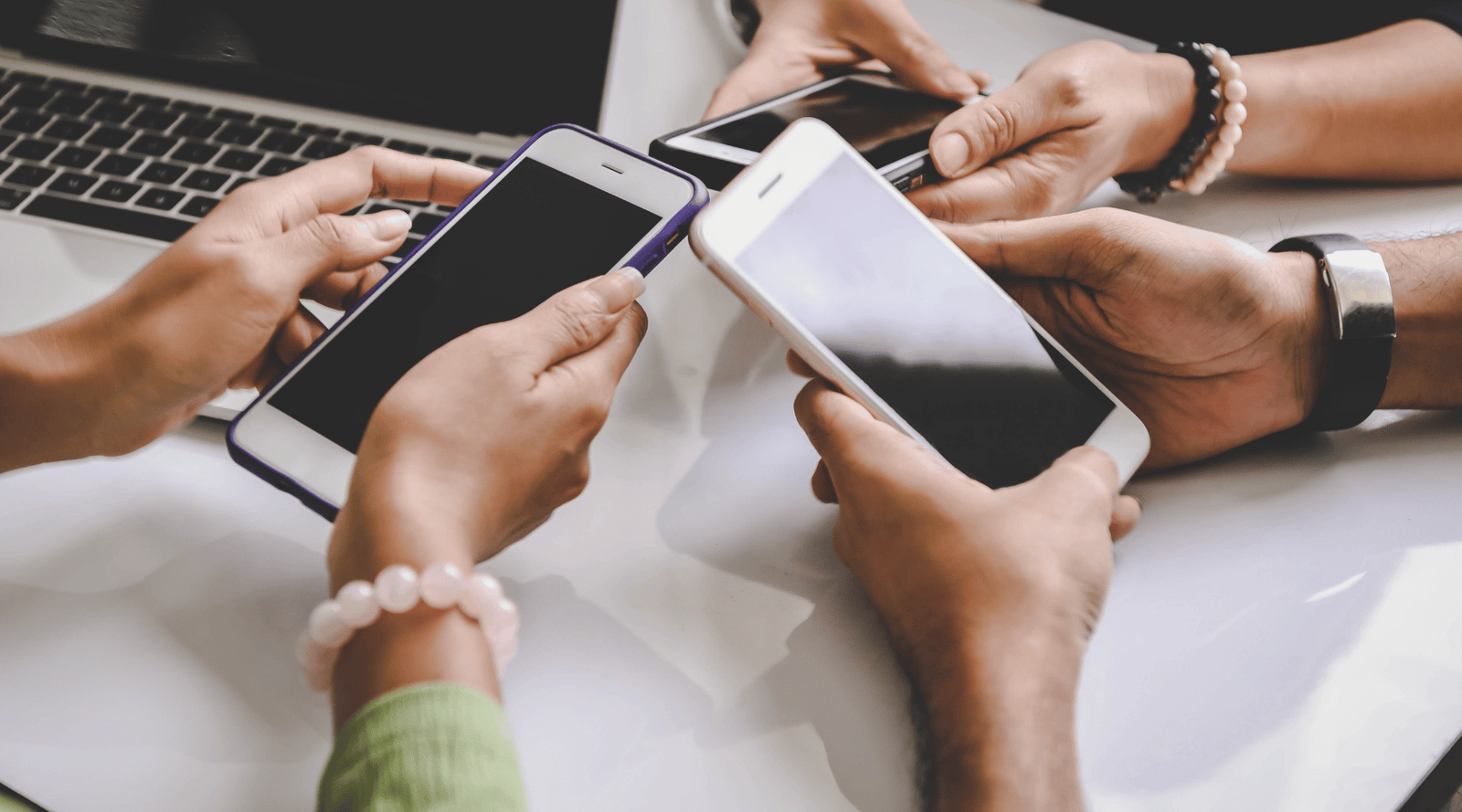 Smartphones accessories ()