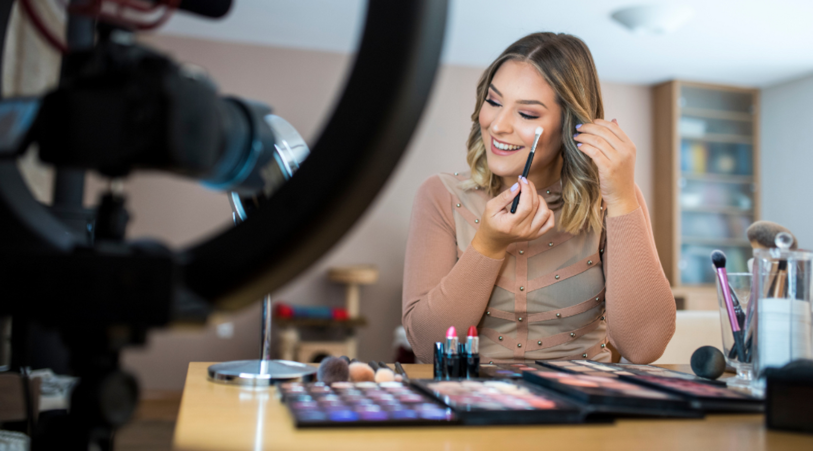 Want to start Vlogging? - Here's the Tech You Need