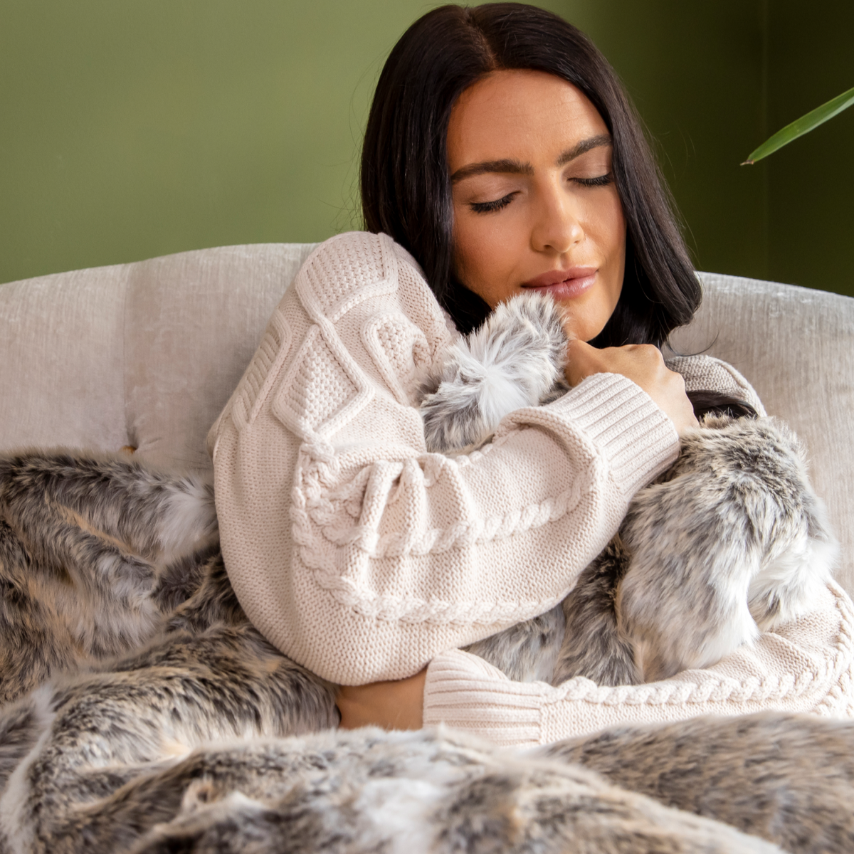 Dreamland Hygge Days Luxury Faux Fur Warming Throw Blanket - Alaskan Husky Print | 16710