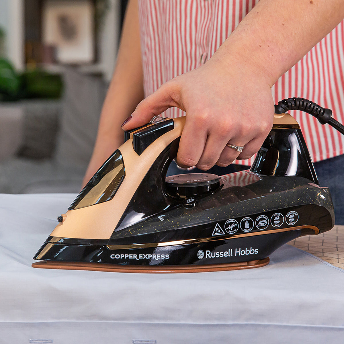 Russell Hobbs 2600W Copper Express Steam Iron - Copper & Black | 23975