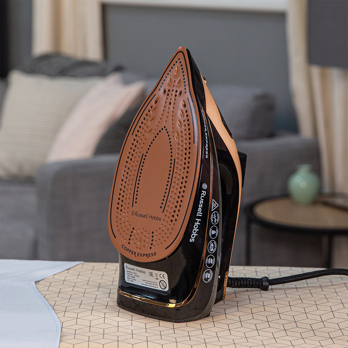 Russell Hobbs 2600W Copper Express Steam Iron - Copper & Black | 23975