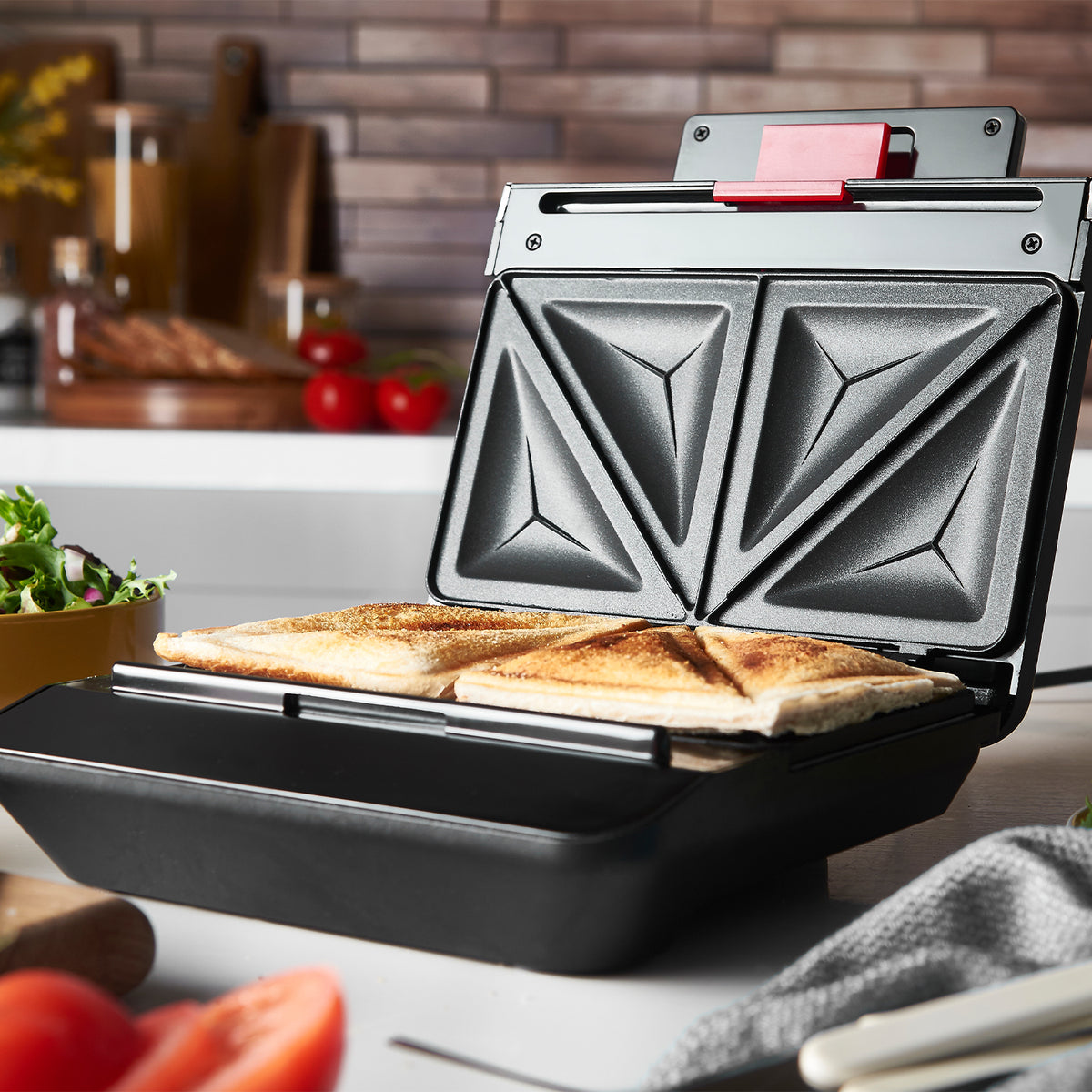 Russell Hobbs Creations Easy Clean Sandwich Maker - Black | 26800