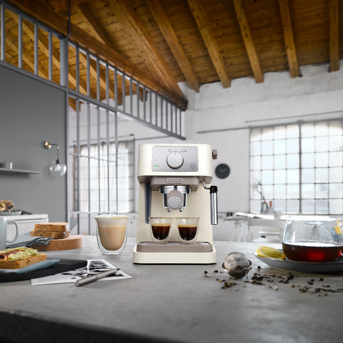 DeLonghi Stilosa Espresso Coffee Machine - Cream | EC260.CR