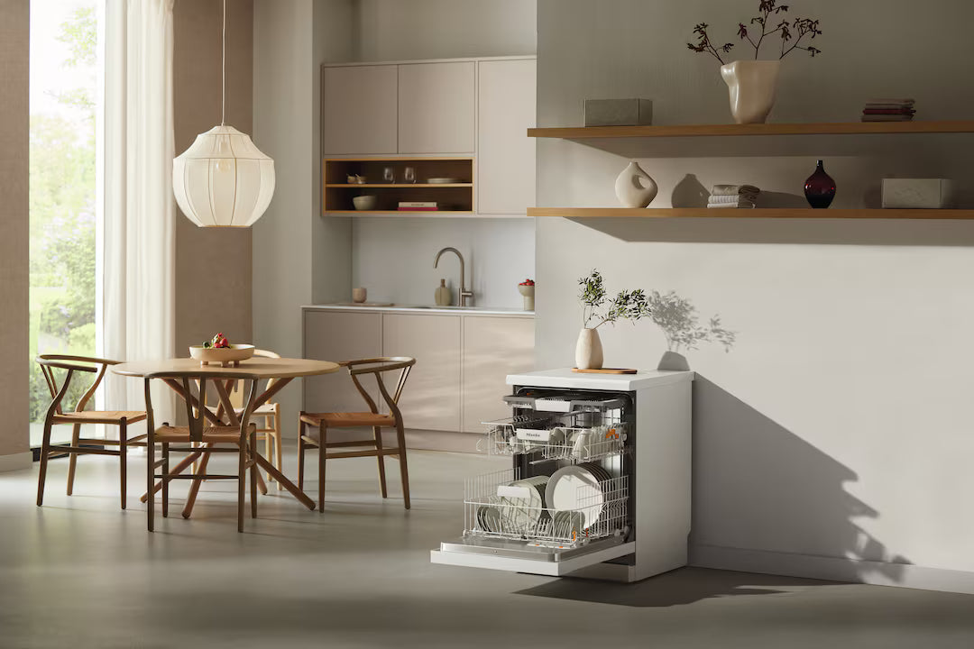 Miele Active Plus 60CM Freestanding Standard Dishwasher - Brilliant White | G 5811 SC