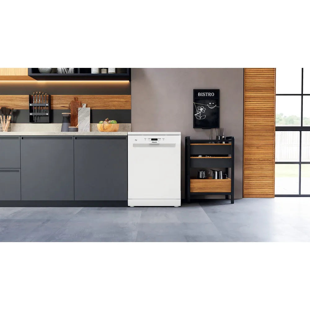 Hotpoint 60CM Freestanding Standard Dishwasher - White | HP2FFC14BN6WUK