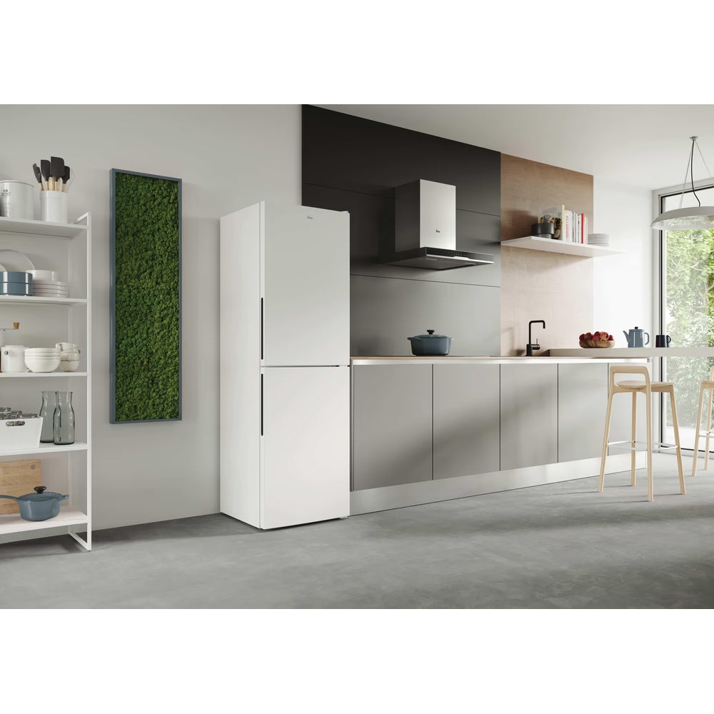 Hoover H-Fridge 300 252L Low Frost Freestanding Fridge Freezer - White | HVCT3L517EWKR-1 from Hoover - DID Electrical