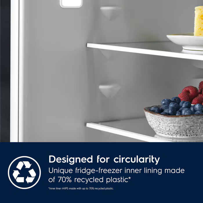 Electrolux Series 600 271L Low Frost Built-In Fridge Freezer - White | LNA6LE18S