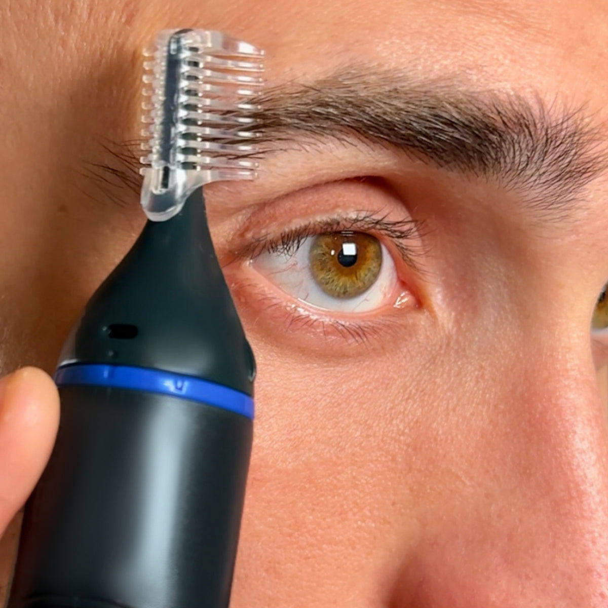 Remington Nano Series Nose and Ear Trimmer - Black & Blue | NE3850