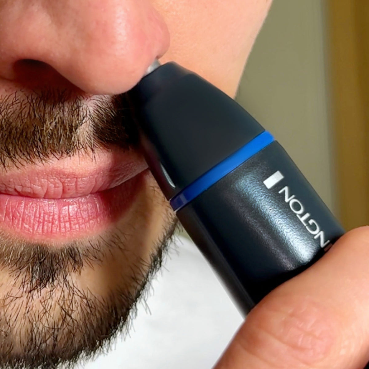 Remington Nano Series Nose and Ear Trimmer - Black & Blue | NE3850