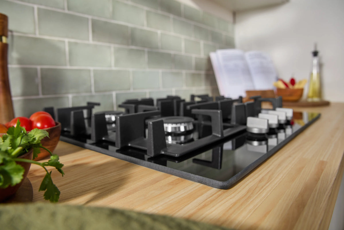 Bosch Series 4 60CM 4 Burner Gas Hob - Black | PNP6B6K40