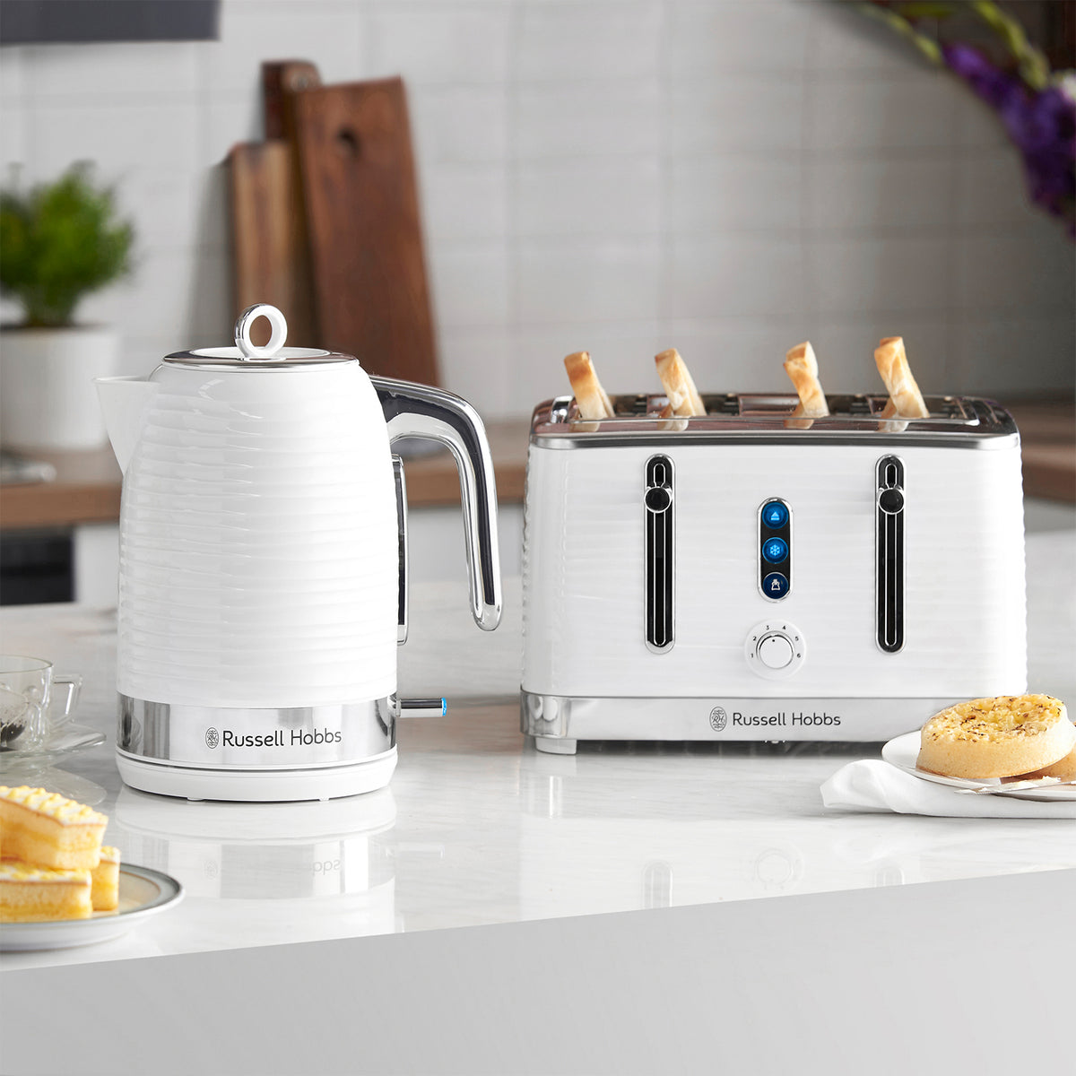 Russell Hobbs 1.7L Inspire Kettle - White | 24360