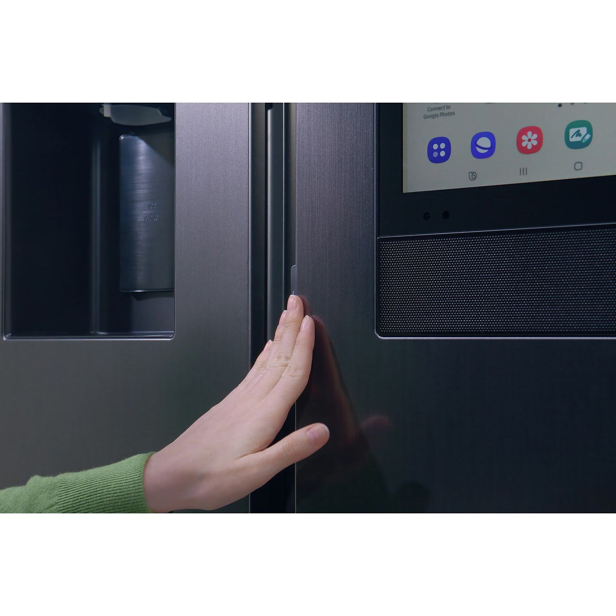Samsung 614L Freestanding American Fridge Freezer - Sliver | RS90F66BETEU from Samsung - DID Electrical
