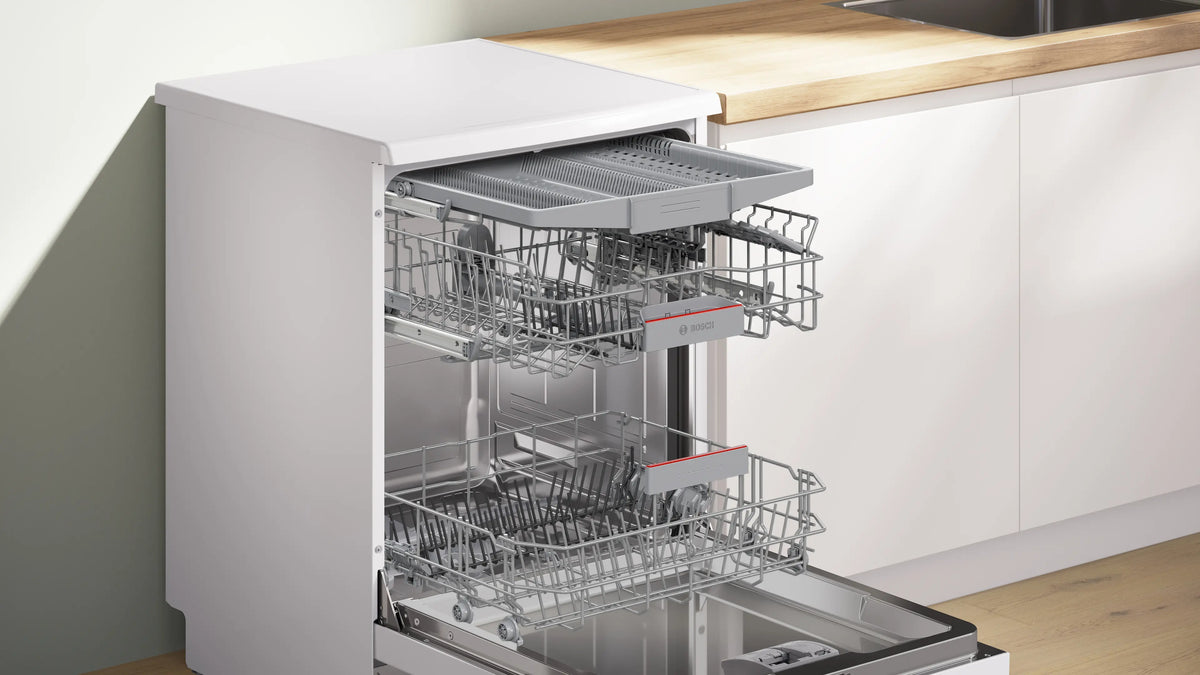 Bosch Series 4 60CM Freestanding Standard Dishwasher - White | SMS4EMW06G