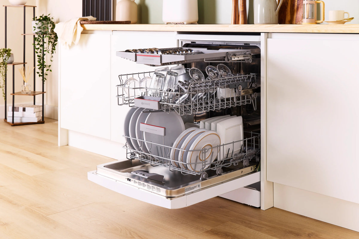 Bosch Series 4 60CM Freestanding Standard Dishwasher - White | SMS4EMW06G