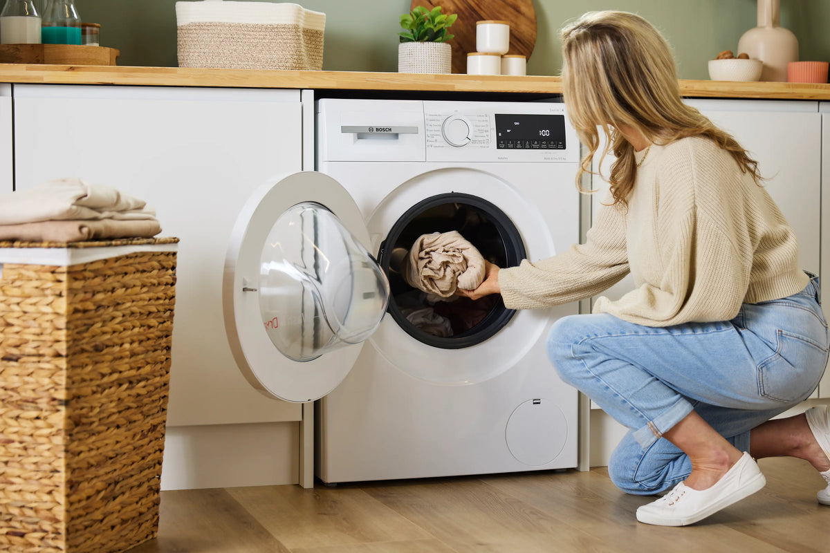 Bosch Series 4 9KG/5KG 1400RPM Freestanding Washer Dryer - White | WNA144V9GB