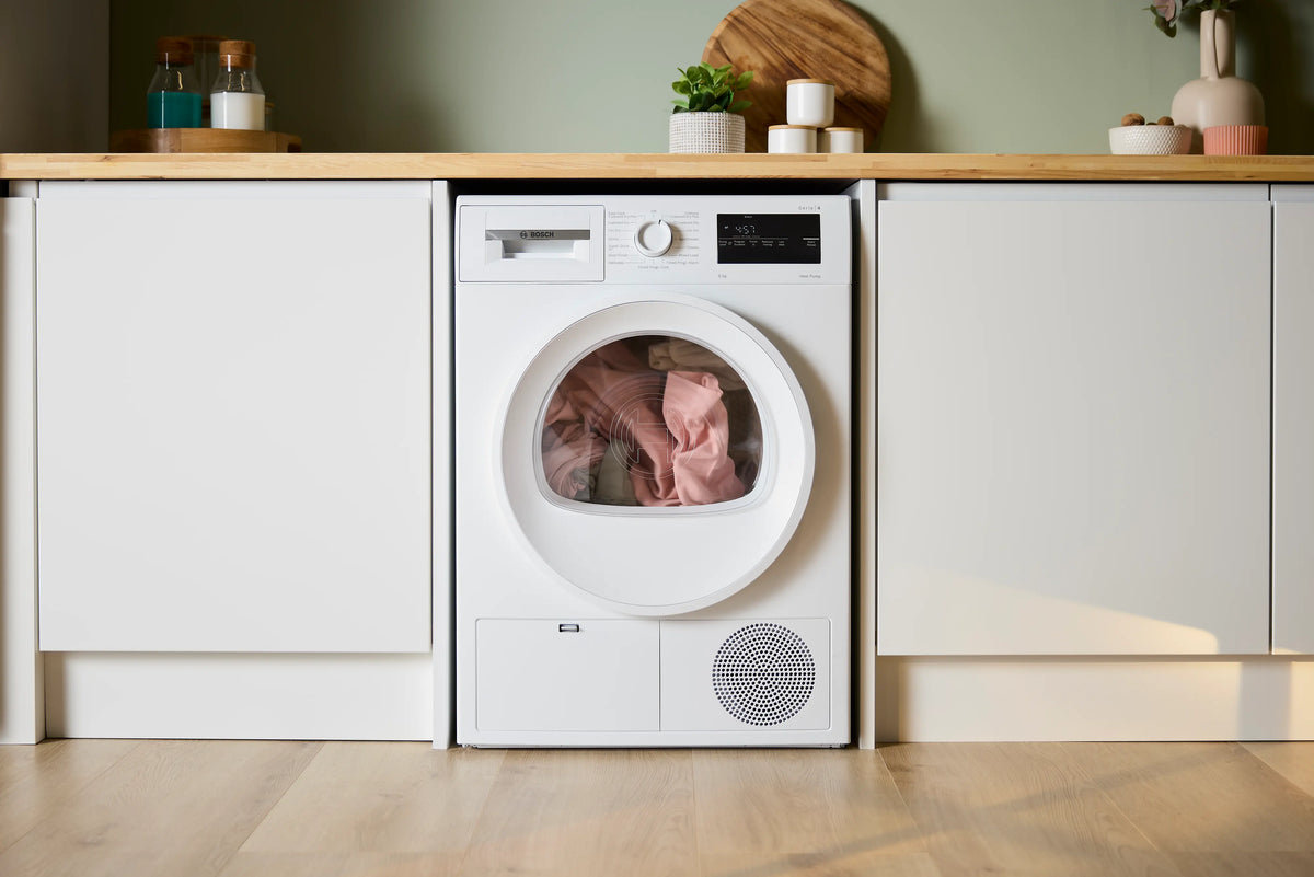 Bosch Series 4 8KG Freestanding Heat Pump Tumble Dryer - White | WTH85225GB