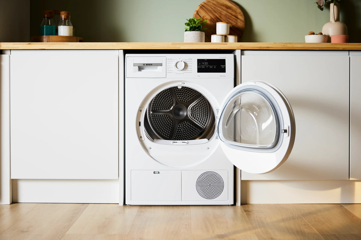 Bosch Series 4 8KG Freestanding Heat Pump Tumble Dryer - White | WTH85225GB