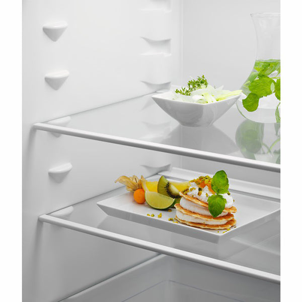 Zanussi Series 40 269L Low Frost Integrated Fridge Freezer - White | ZNFN18ES3 from Zanussi - DID Electrical
