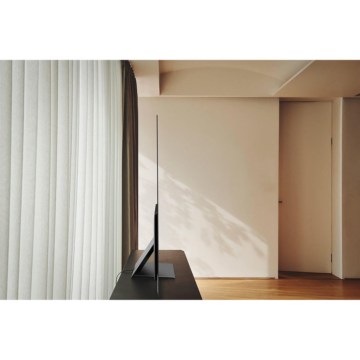 Samsung S95B 65" 4K Quantum HDR OLED Smart TV - Silver | QE65S95BATXXU (7494672679100)