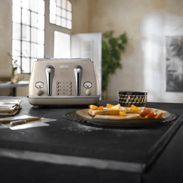 DeLonghi Icona Metallics 1800W 4 Slice Toaster - Beige | CTOT4003.BG (7258433585340)