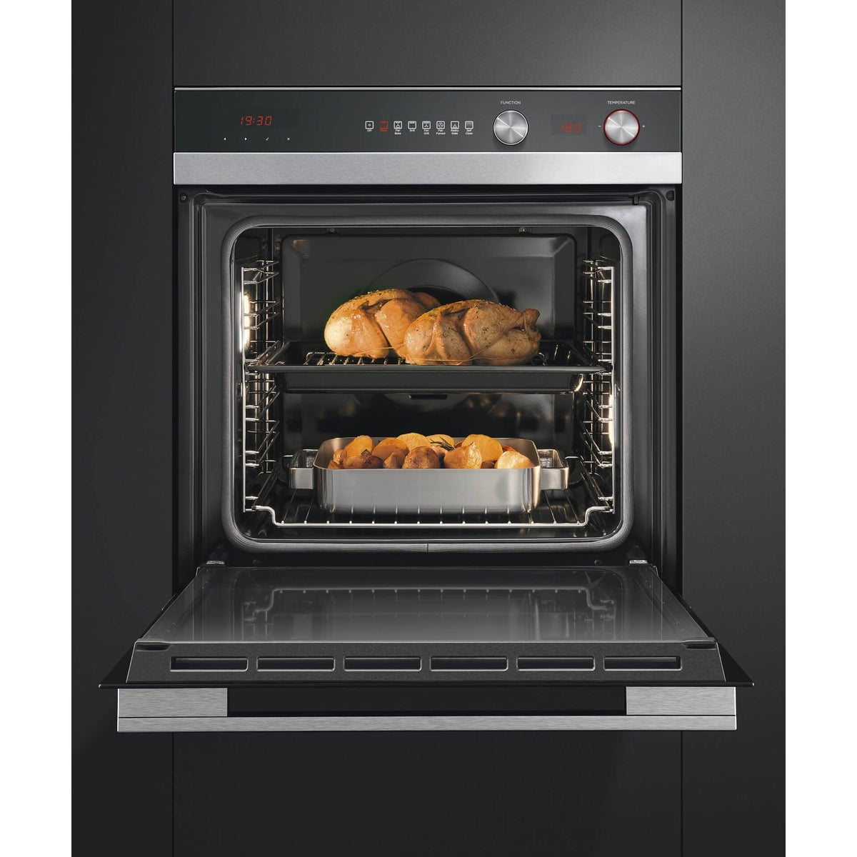 Fisher &amp; Paykel Built-In Electric Single Oven - Stainless Steel | OB60SC7CEPX1 from DID Electrical - guaranteed Irish, guaranteed quality service. (6977396048060)