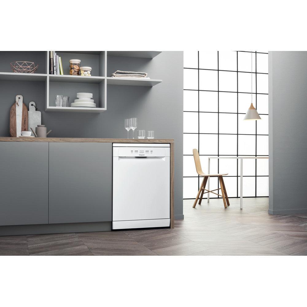 Hotpoint Aquarius 60cm Freestanding Standard Dishwasher - White | HFC2B19UKN from DID Electrical - guaranteed Irish, guaranteed quality service. (6977617854652)