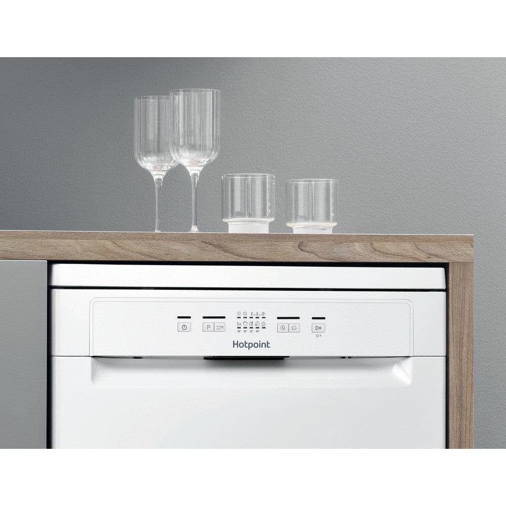 Hotpoint Aquarius 60cm Freestanding Standard Dishwasher - White | HFC2B19UKN from DID Electrical - guaranteed Irish, guaranteed quality service. (6977617854652)