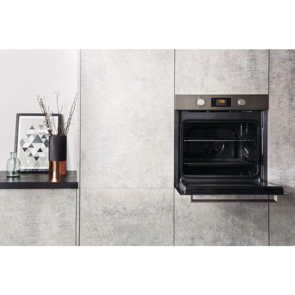 Hotpoint Class 3 Built-In Electric Single Oven - Inox | SA3540HIX from DID Electrical - guaranteed Irish, guaranteed quality service. (6890766139580)