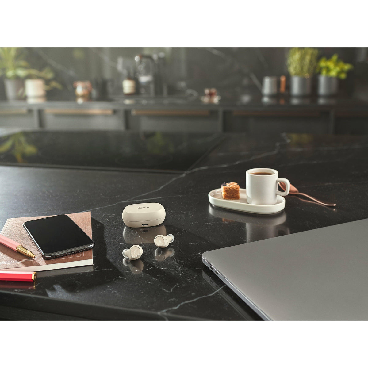 Jabra Elite 7 Pro In-Ear True Wireless Earbuds with MiltisensorVoice - Gold Beige | 100-99172005-60 (7519299928252)
