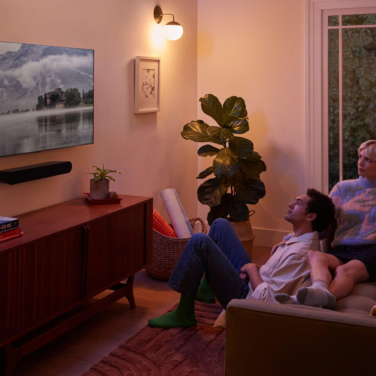 Sonos Ray Compact Smart Soundbar - Black | RAYG1UK1BLK (7515493925052)